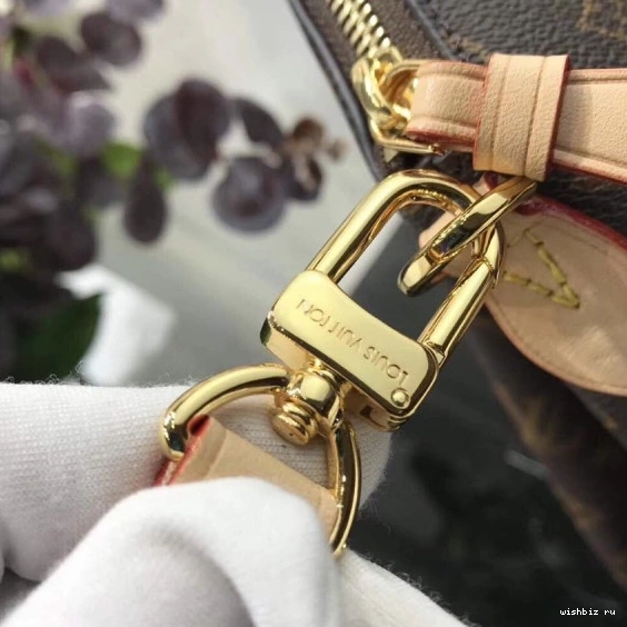 WIS RIVOLI MM VUITTON LOUIS 1223